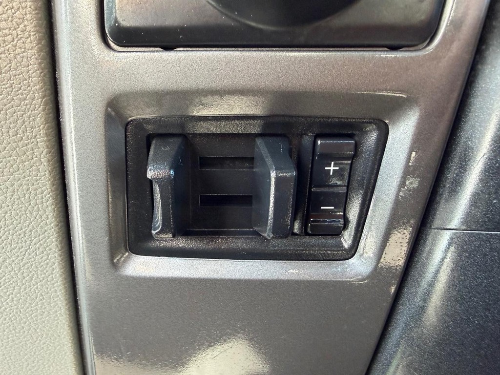 Ford F-150 Vehicle Full-screen Gallery Image 40