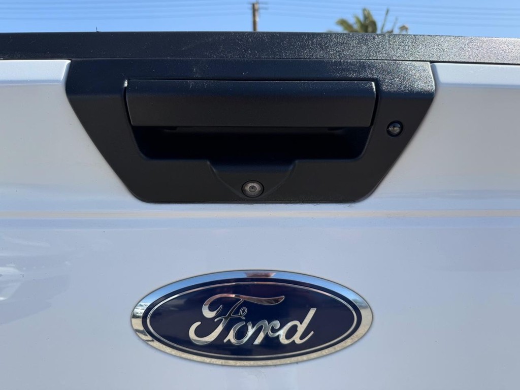 Ford F-150 Vehicle Full-screen Gallery Image 43