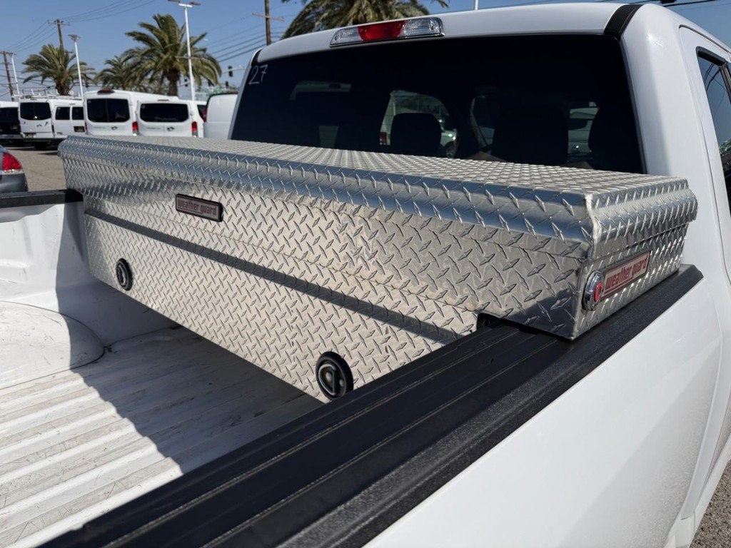 Ford F-150 Vehicle Full-screen Gallery Image 45