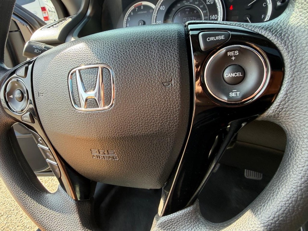 Honda Accord Vehicle Full-screen Gallery Image 29