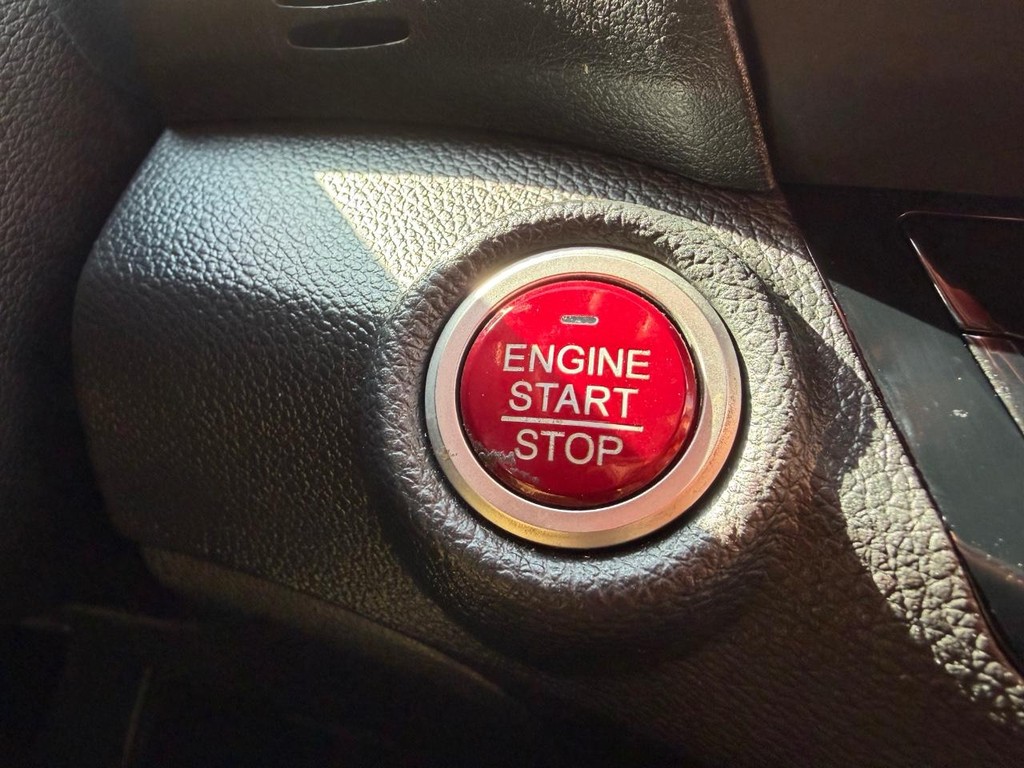 Honda Accord Vehicle Full-screen Gallery Image 33