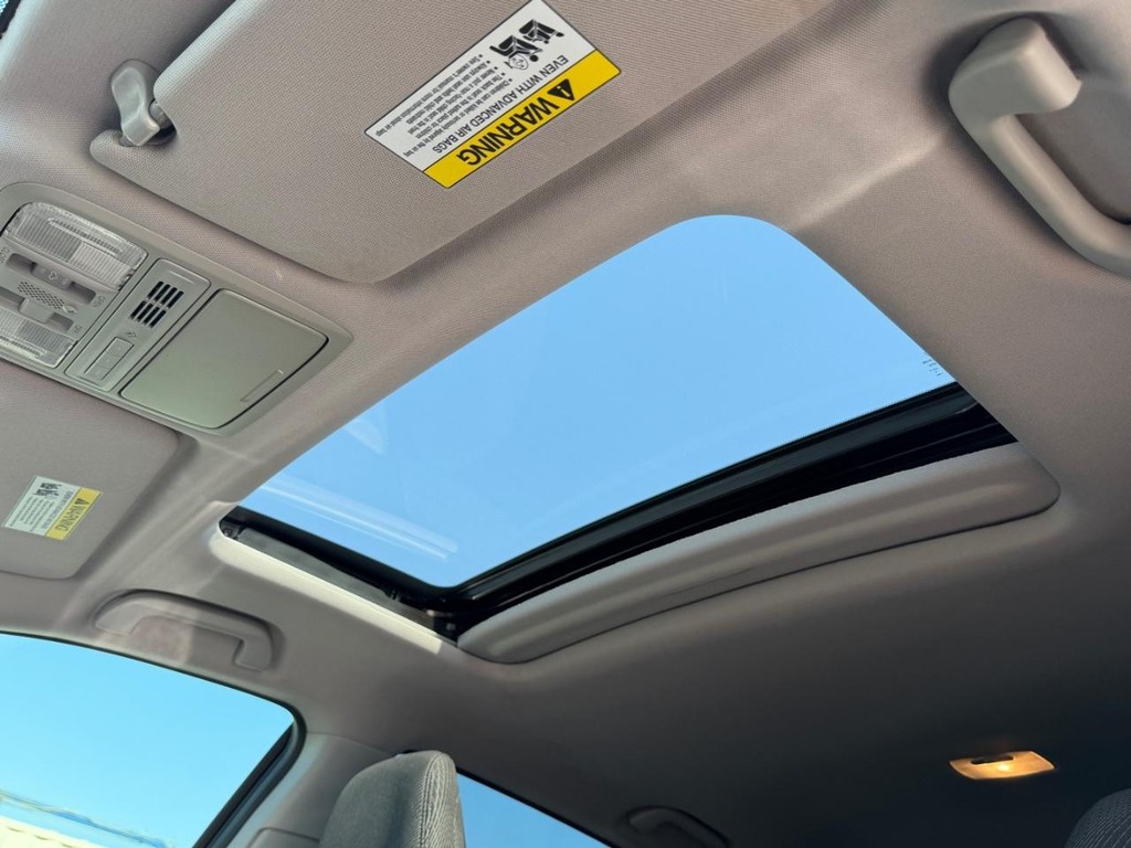 Honda Accord Vehicle Full-screen Gallery Image 41