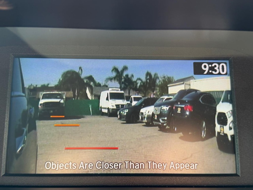 Honda Accord Vehicle Full-screen Gallery Image 43