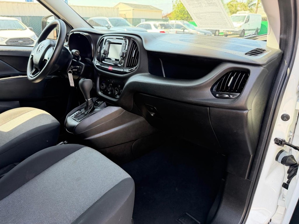 Ram ProMaster City Vehicle Full-screen Gallery Image 21