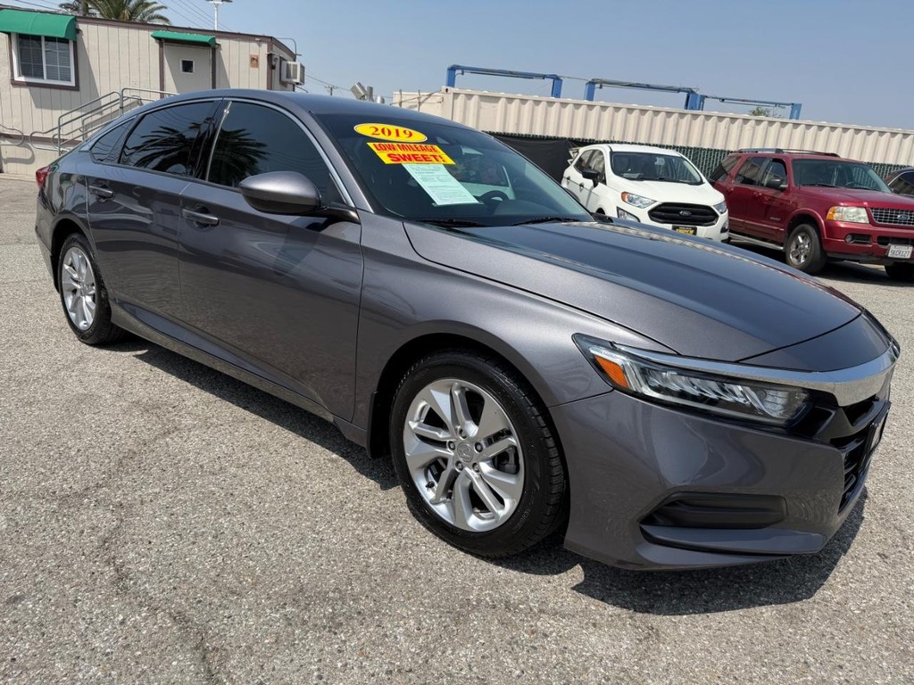 Honda Accord Vehicle Full-screen Gallery Image 03