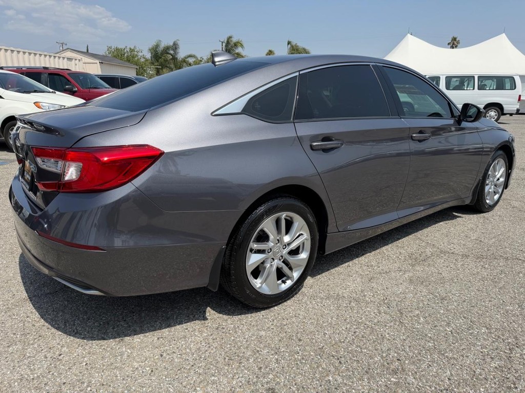 Honda Accord Vehicle Full-screen Gallery Image 06