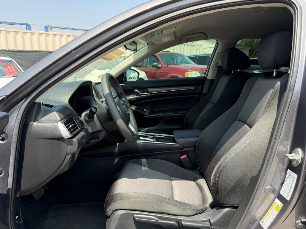 Honda Accord Vehicle Full-screen Gallery Image 17