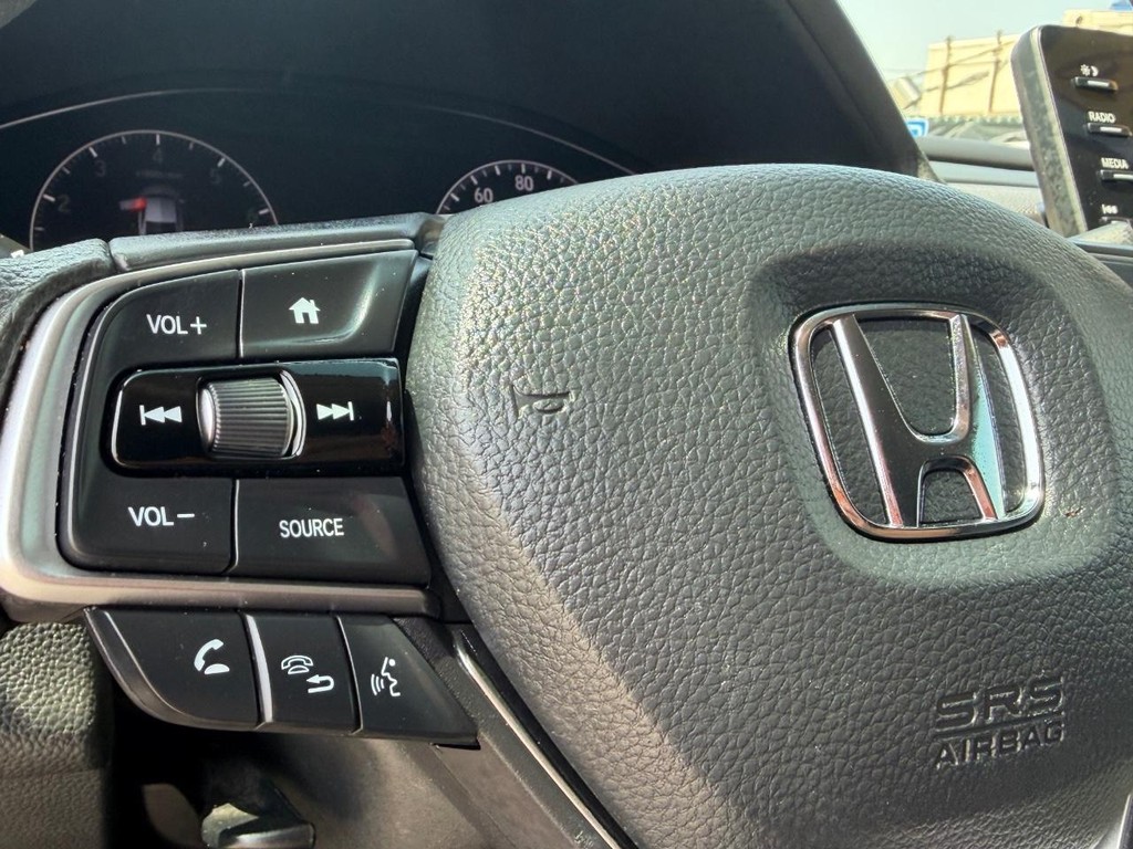 Honda Accord Vehicle Full-screen Gallery Image 28