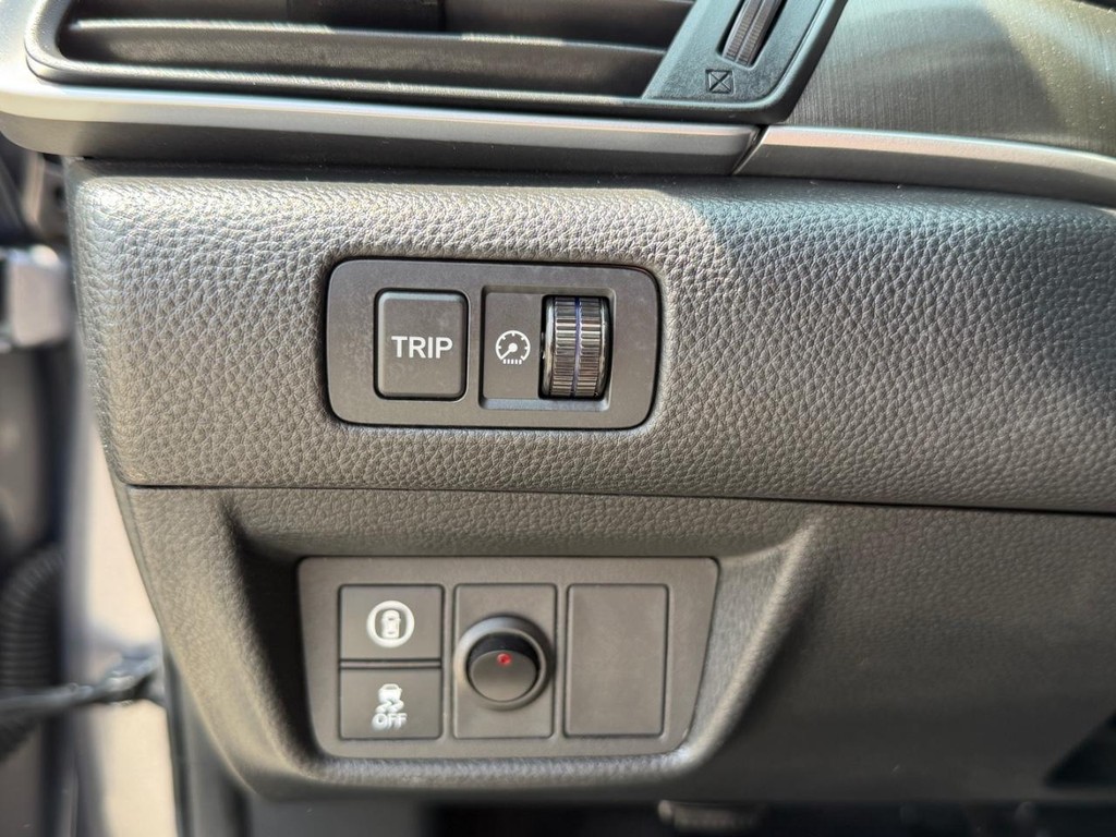 Honda Accord Vehicle Full-screen Gallery Image 32