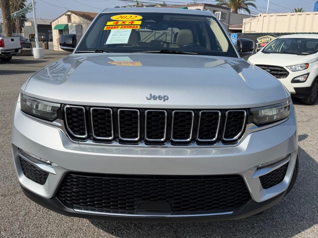 Jeep Grand Cherokee Vehicle Full-screen Gallery Image 14