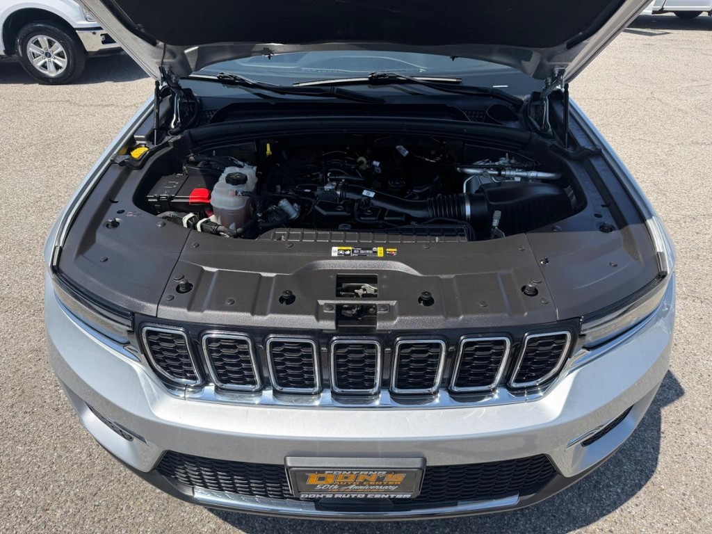 Jeep Grand Cherokee Vehicle Full-screen Gallery Image 63