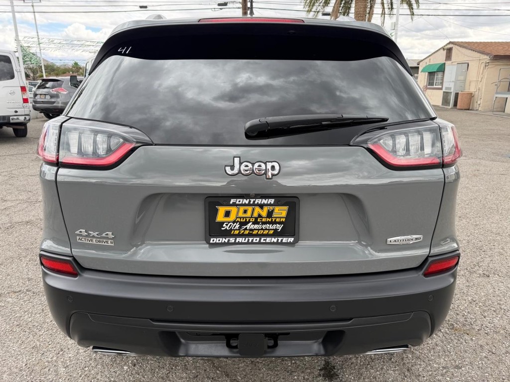 Jeep Cherokee Vehicle Full-screen Gallery Image 08