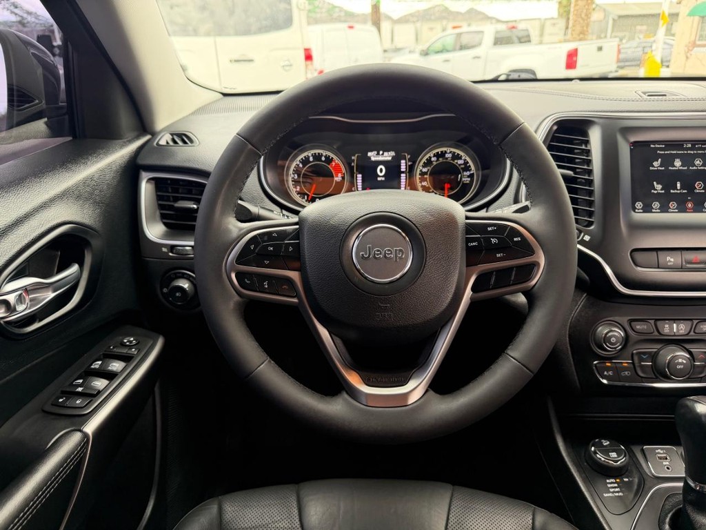 Jeep Cherokee Vehicle Full-screen Gallery Image 27