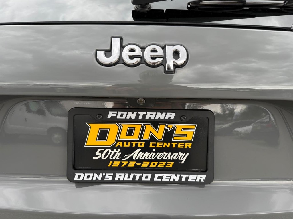 Jeep Cherokee Vehicle Full-screen Gallery Image 41