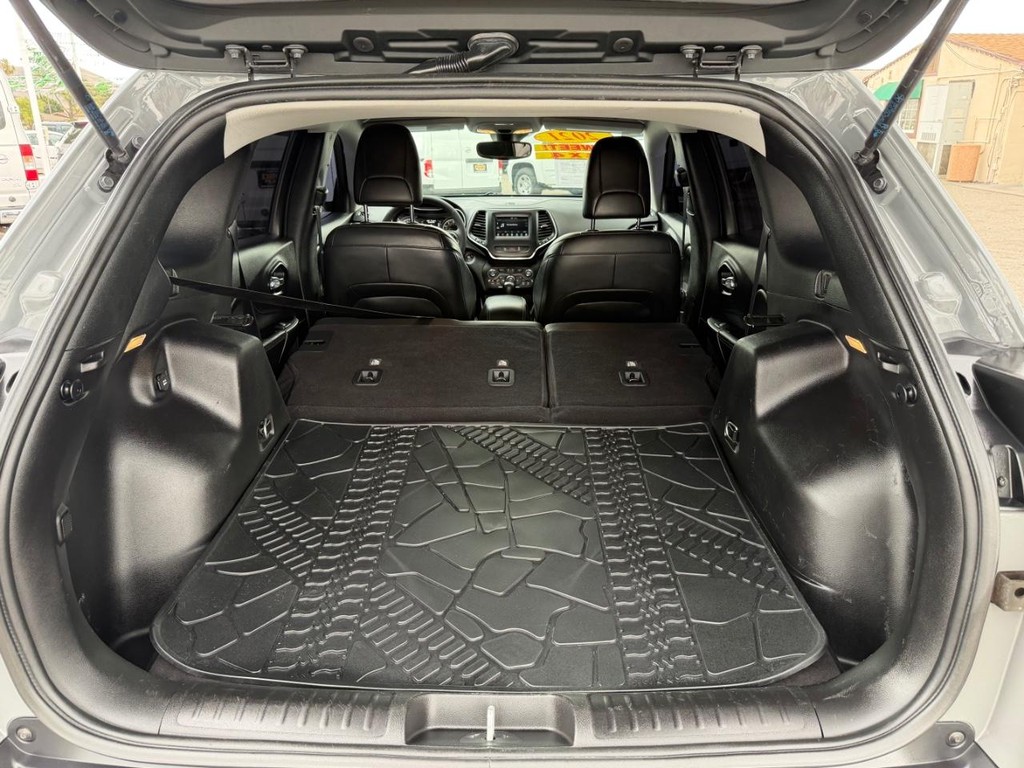 Jeep Cherokee Vehicle Full-screen Gallery Image 42