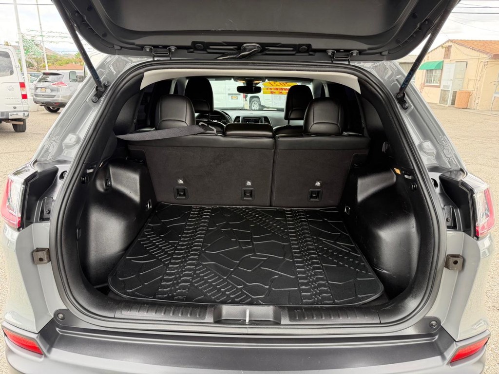 Jeep Cherokee Vehicle Full-screen Gallery Image 43