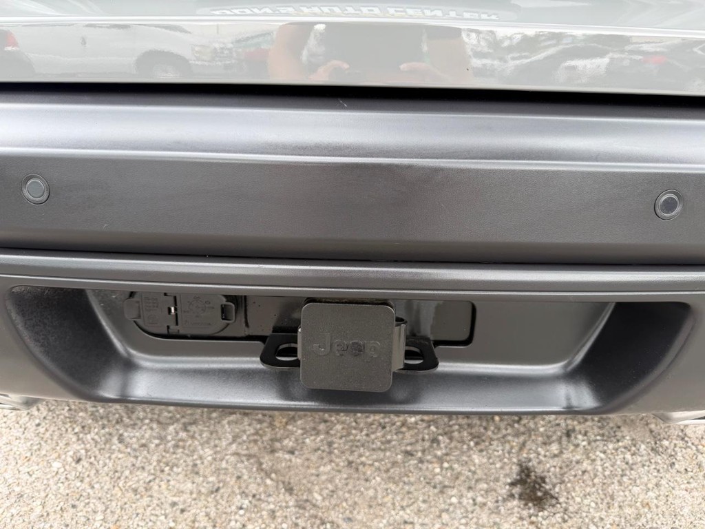 Jeep Cherokee Vehicle Full-screen Gallery Image 44