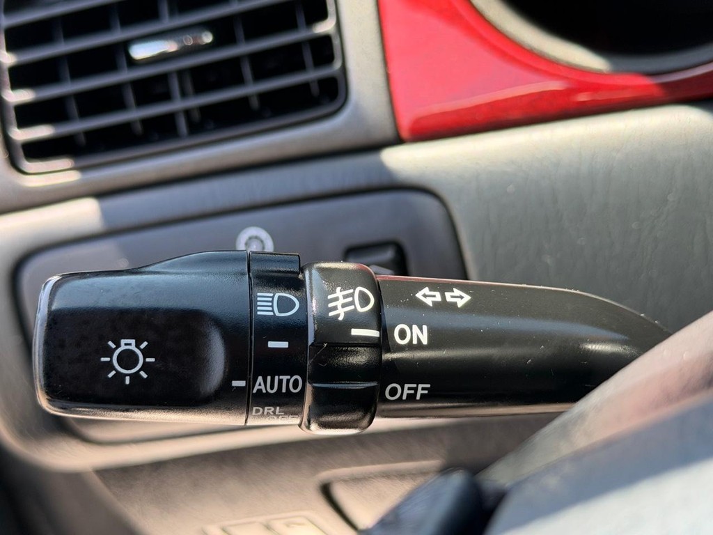 Lexus ES 300 Vehicle Full-screen Gallery Image 35