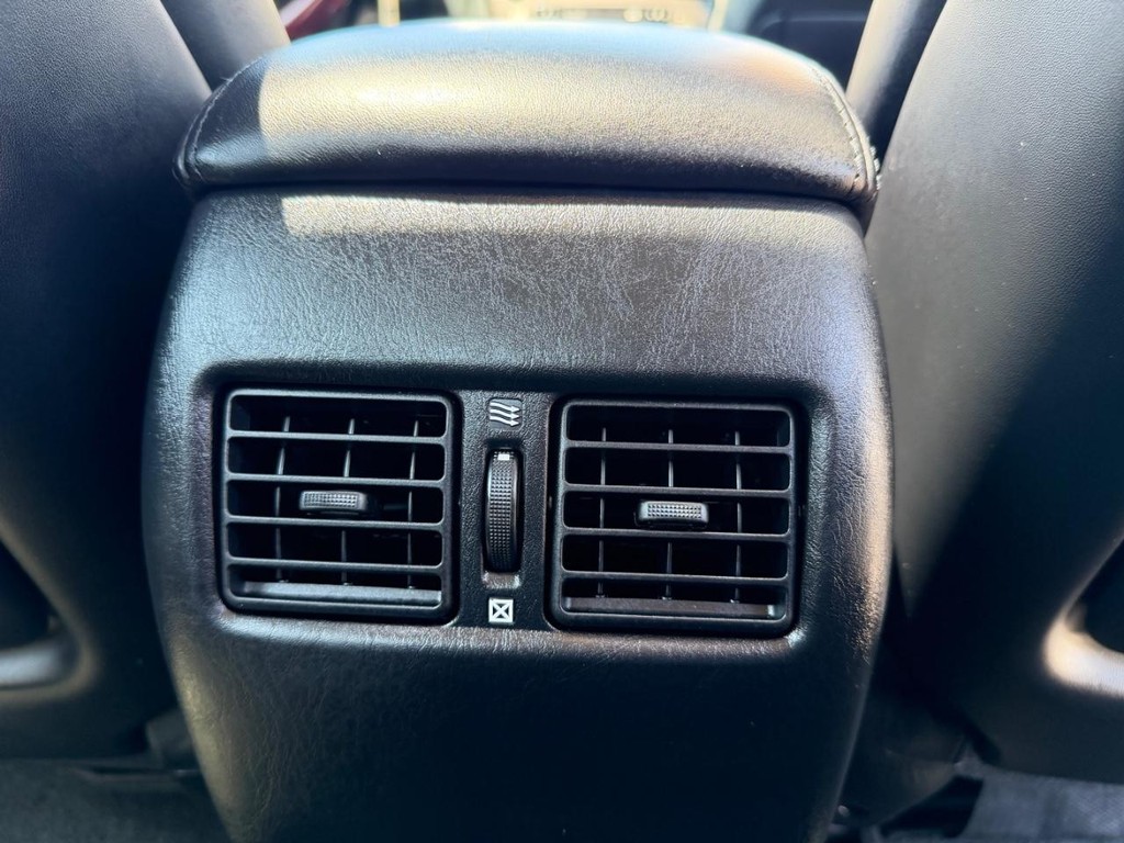 Lexus ES 300 Vehicle Full-screen Gallery Image 41