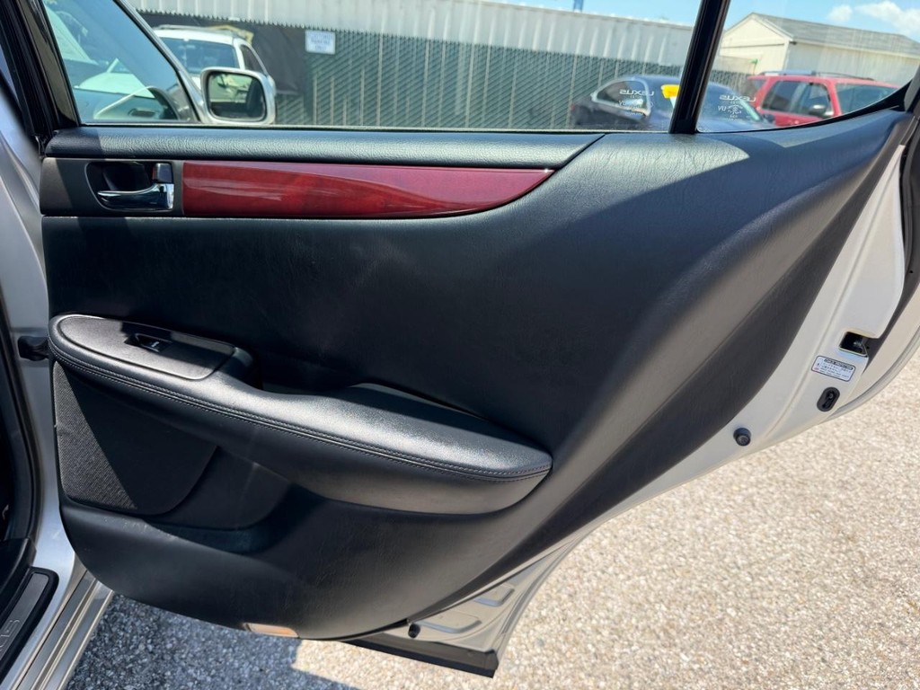 Lexus ES 300 Vehicle Full-screen Gallery Image 42