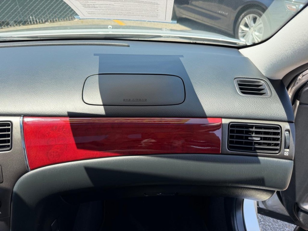 Lexus ES 300 Vehicle Full-screen Gallery Image 48