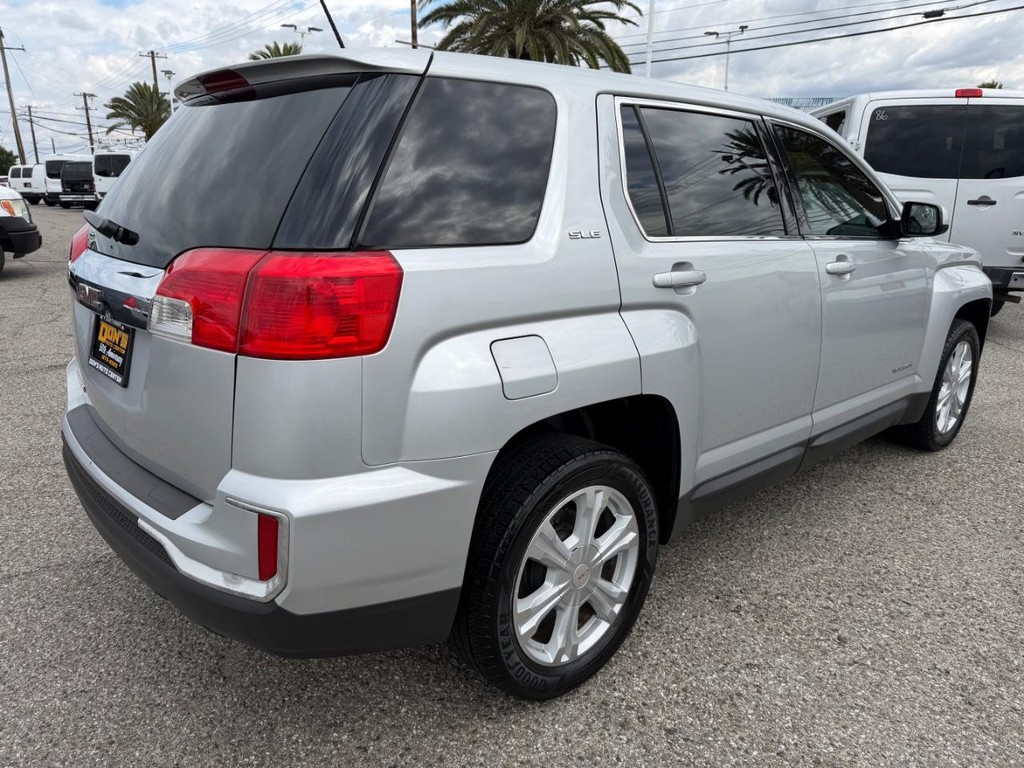 GMC Terrain Vehicle Full-screen Gallery Image 06
