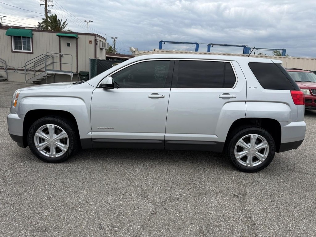 GMC Terrain Vehicle Full-screen Gallery Image 09