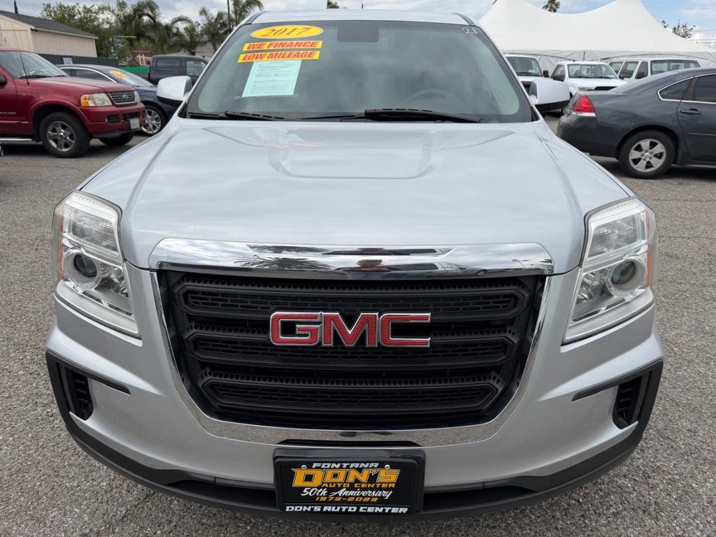 GMC Terrain Vehicle Full-screen Gallery Image 12