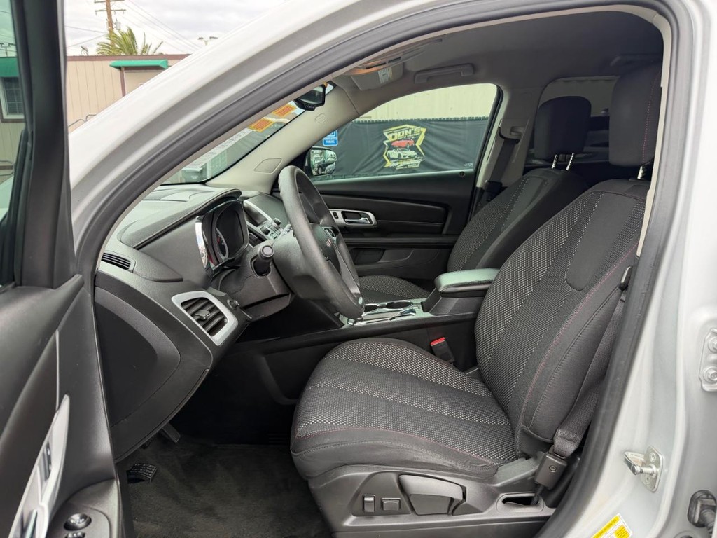 GMC Terrain Vehicle Full-screen Gallery Image 16