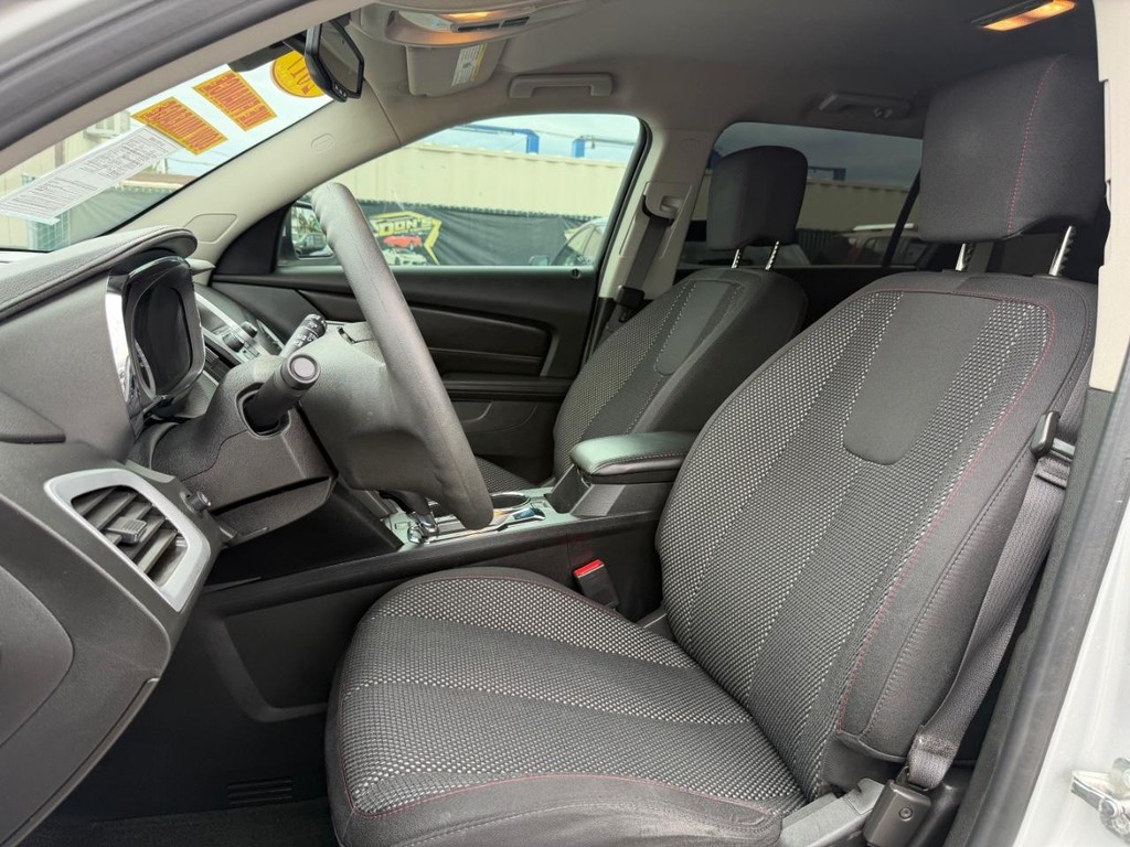 GMC Terrain Vehicle Full-screen Gallery Image 17