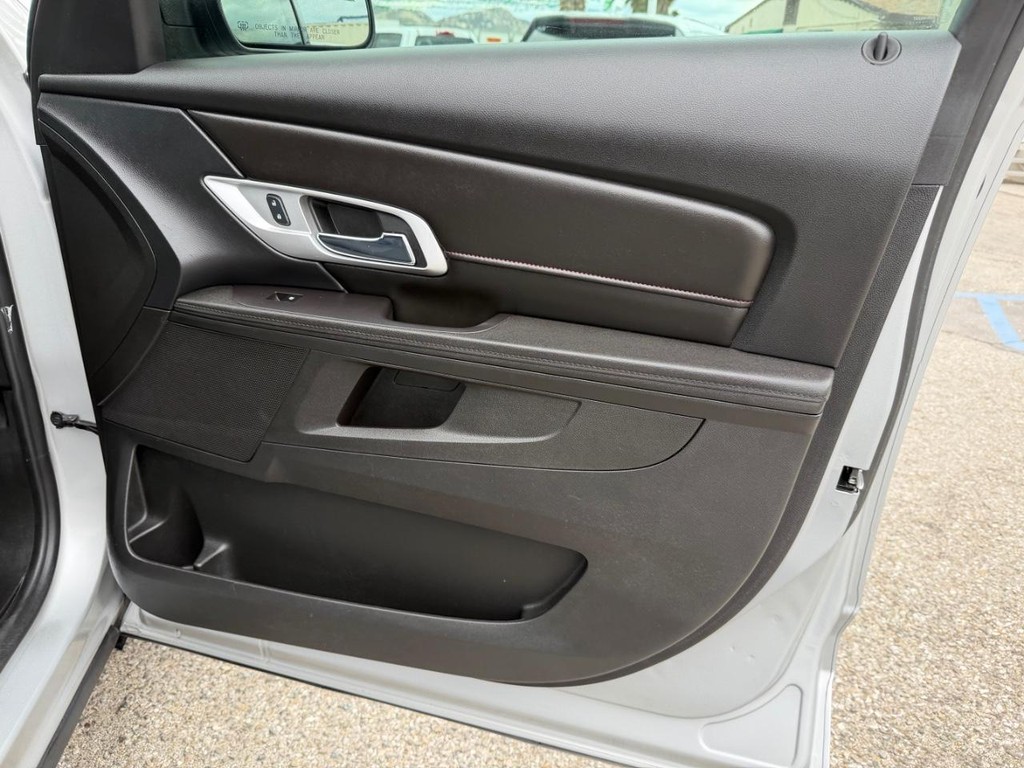 GMC Terrain Vehicle Full-screen Gallery Image 18