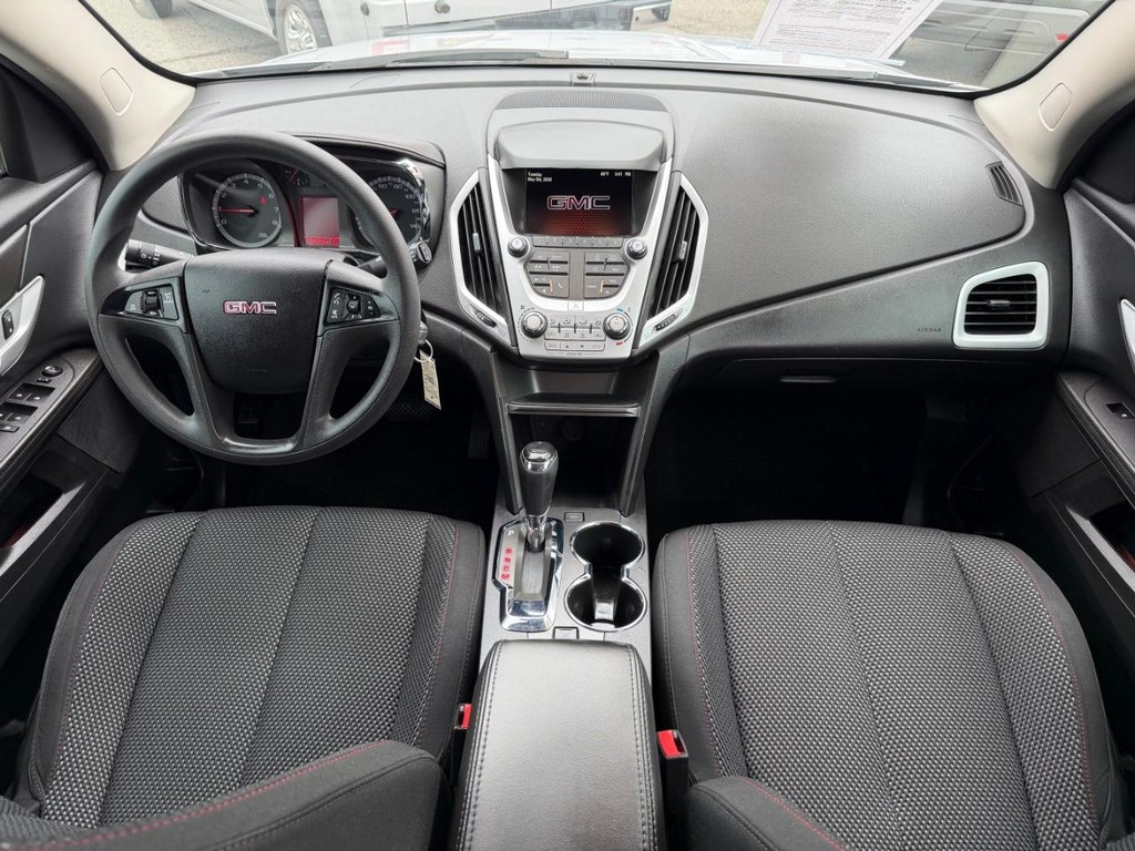 GMC Terrain Vehicle Full-screen Gallery Image 22