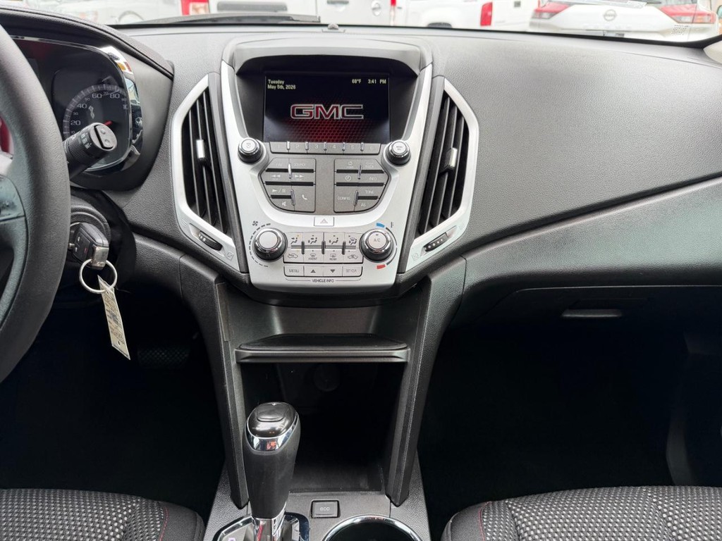 GMC Terrain Vehicle Full-screen Gallery Image 24