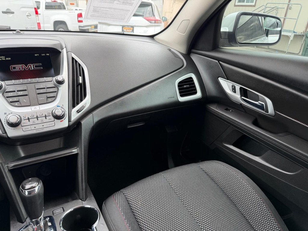 GMC Terrain Vehicle Full-screen Gallery Image 25