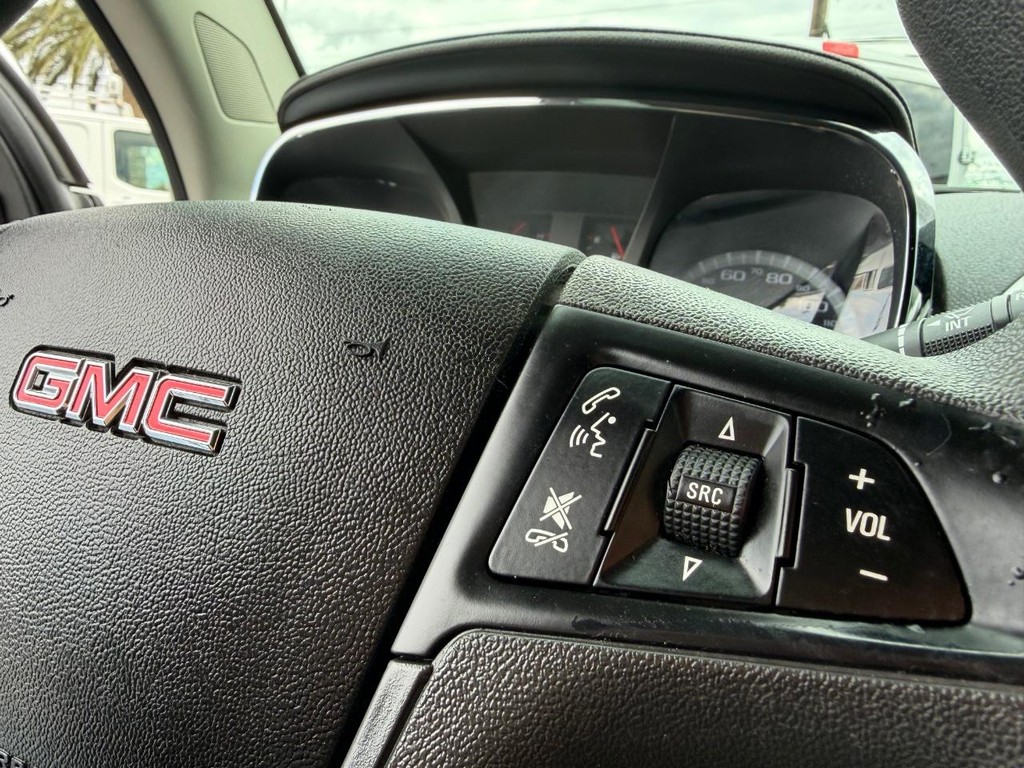 GMC Terrain Vehicle Full-screen Gallery Image 28