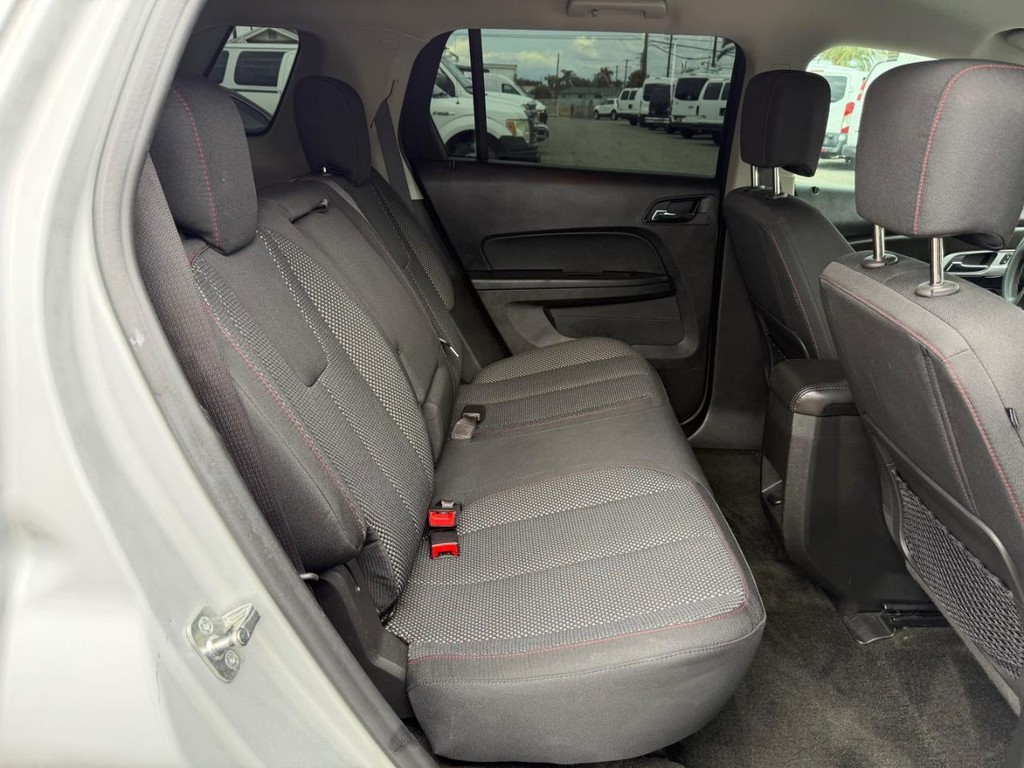 GMC Terrain Vehicle Full-screen Gallery Image 33