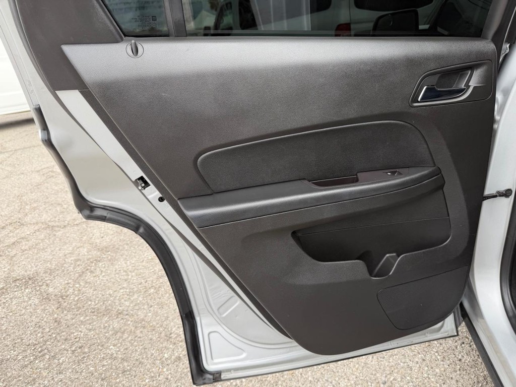 GMC Terrain Vehicle Full-screen Gallery Image 34