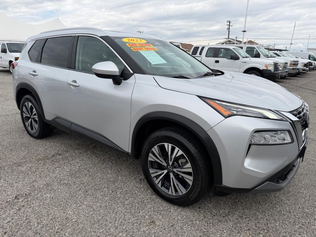 Nissan Rogue Vehicle Full-screen Gallery Image 03