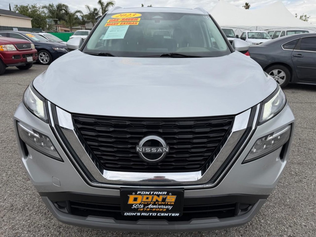 Nissan Rogue Vehicle Full-screen Gallery Image 14