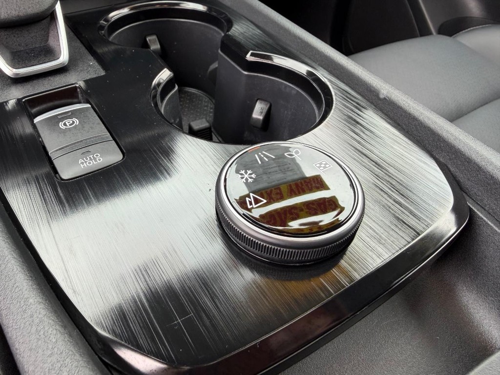 Nissan Rogue Vehicle Full-screen Gallery Image 34