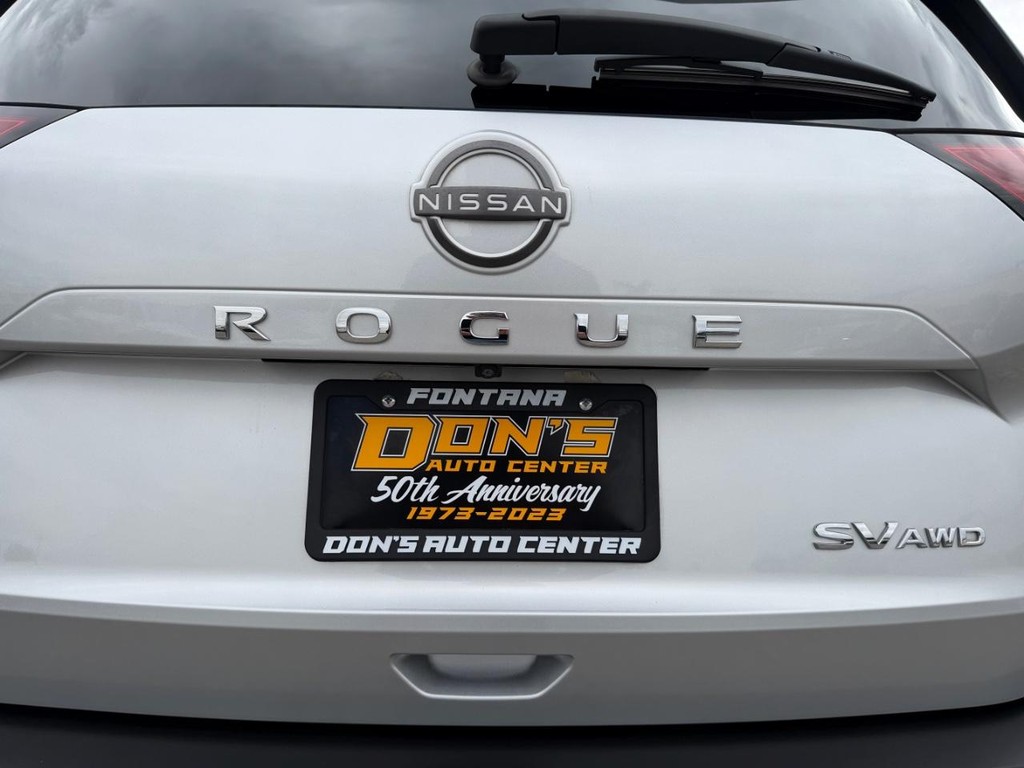 Nissan Rogue Vehicle Full-screen Gallery Image 47