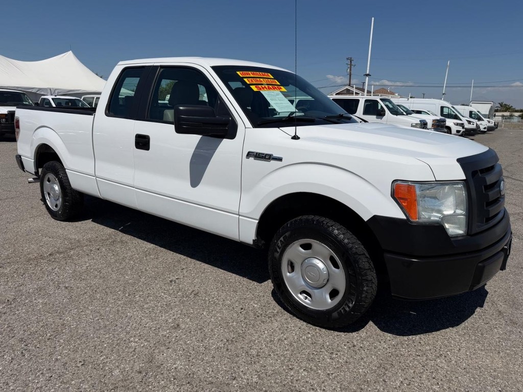 Ford F-150 Vehicle Full-screen Gallery Image 03