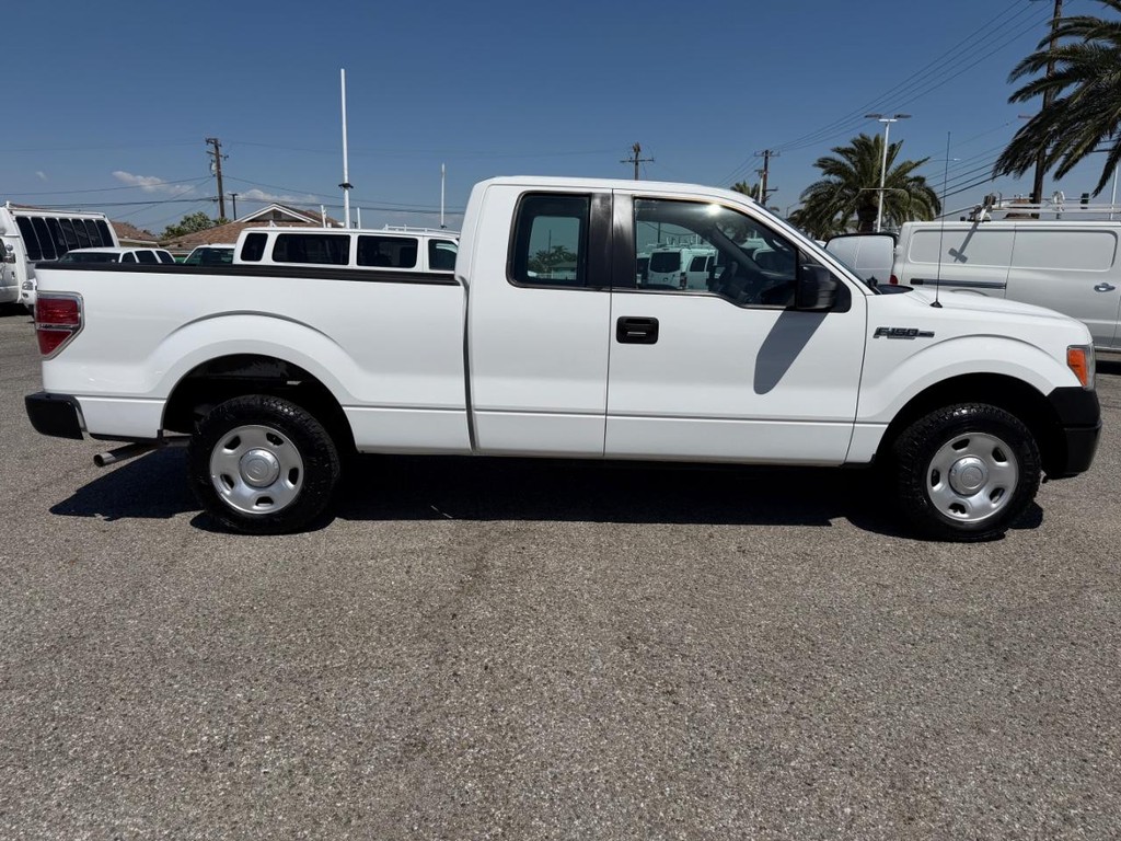 Ford F-150 Vehicle Full-screen Gallery Image 05