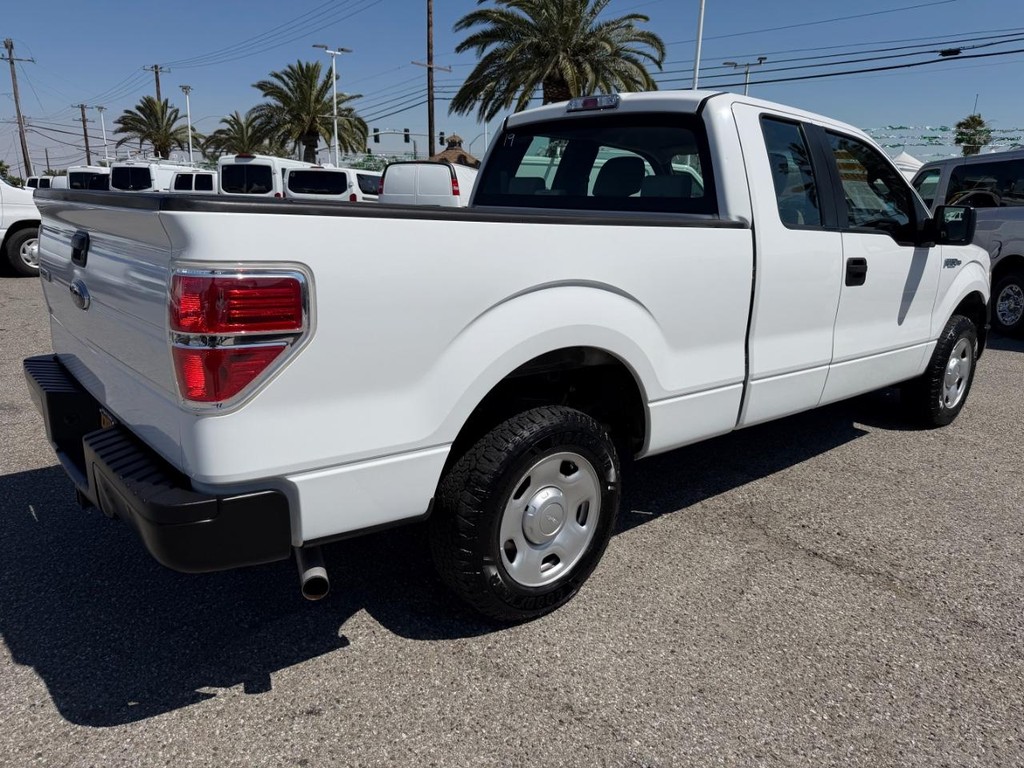 Ford F-150 Vehicle Full-screen Gallery Image 06
