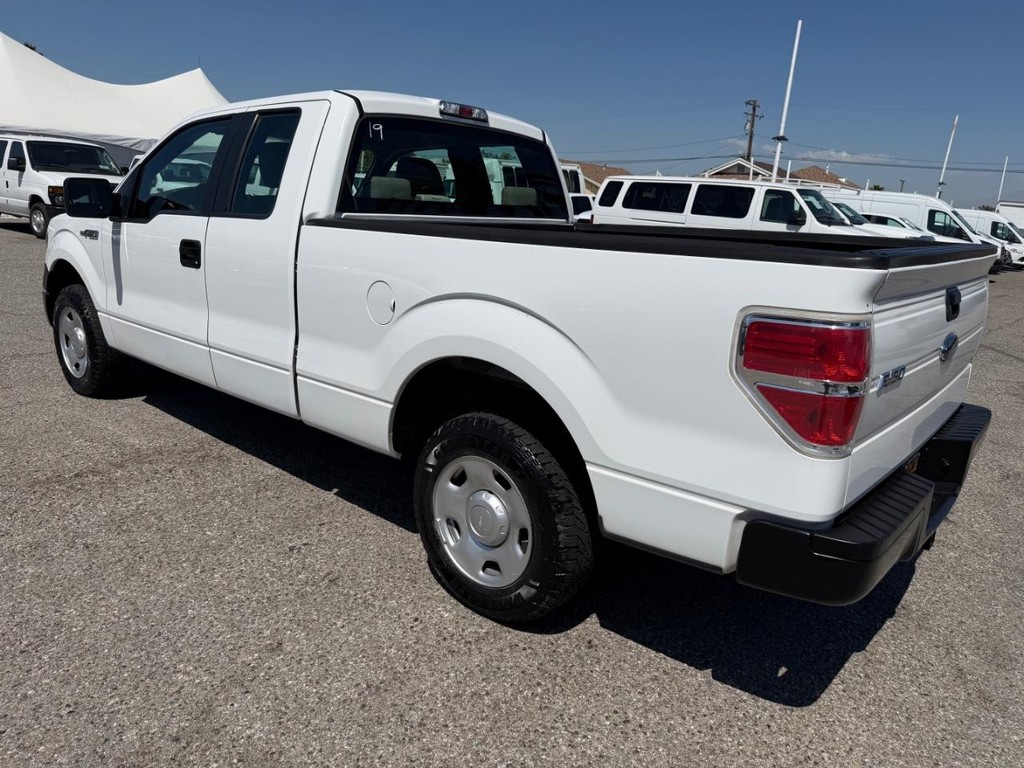 Ford F-150 Vehicle Full-screen Gallery Image 09