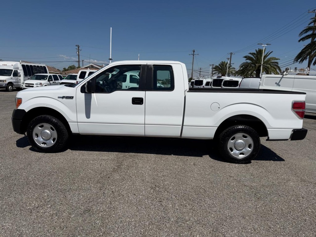 Ford F-150 Vehicle Full-screen Gallery Image 11