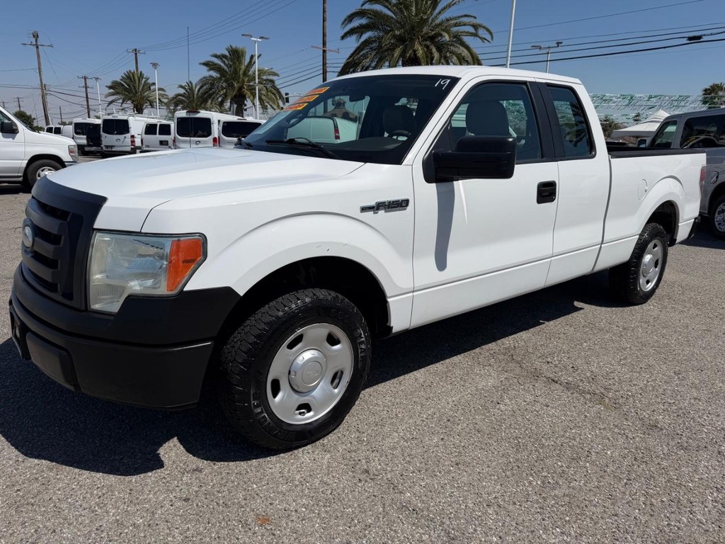 Ford F-150 Vehicle Full-screen Gallery Image 12