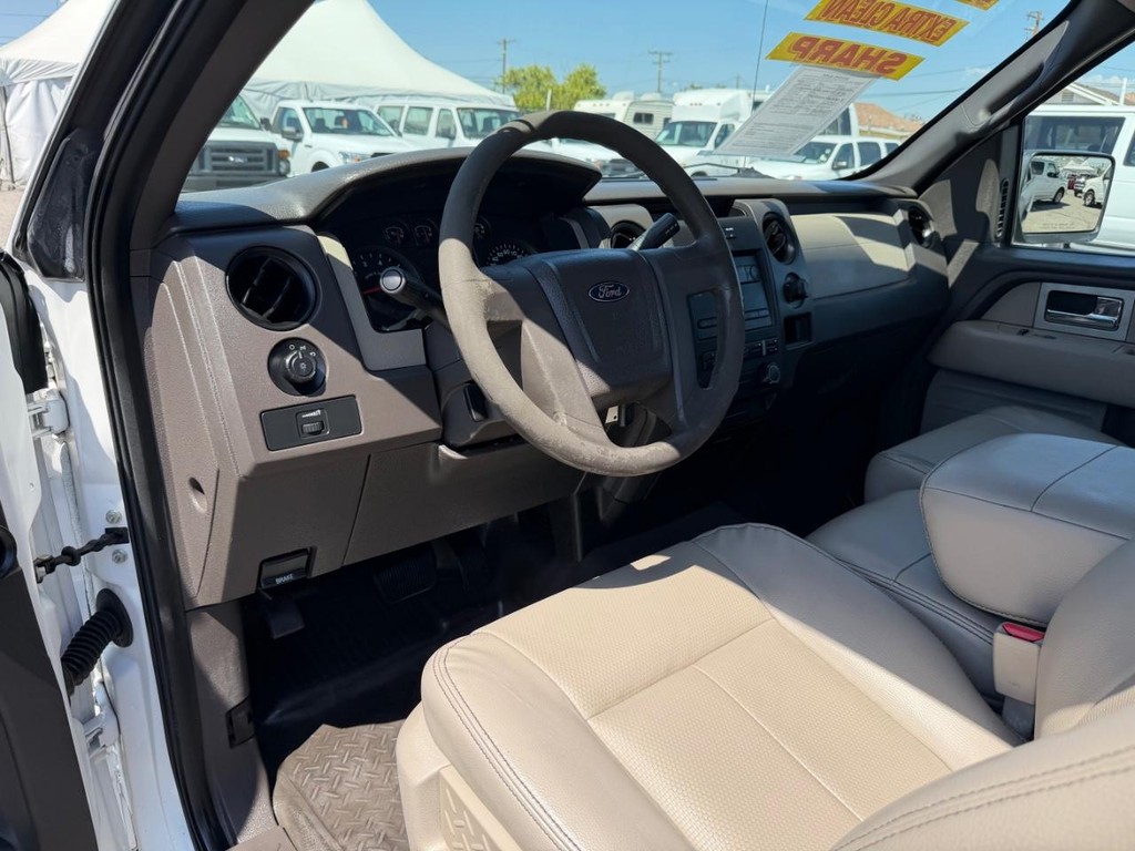 Ford F-150 Vehicle Full-screen Gallery Image 16