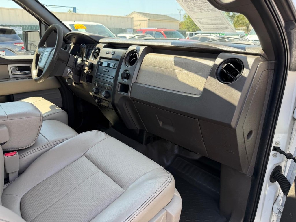 Ford F-150 Vehicle Full-screen Gallery Image 22