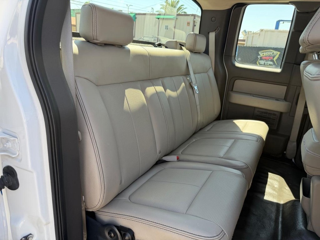Ford F-150 Vehicle Full-screen Gallery Image 26
